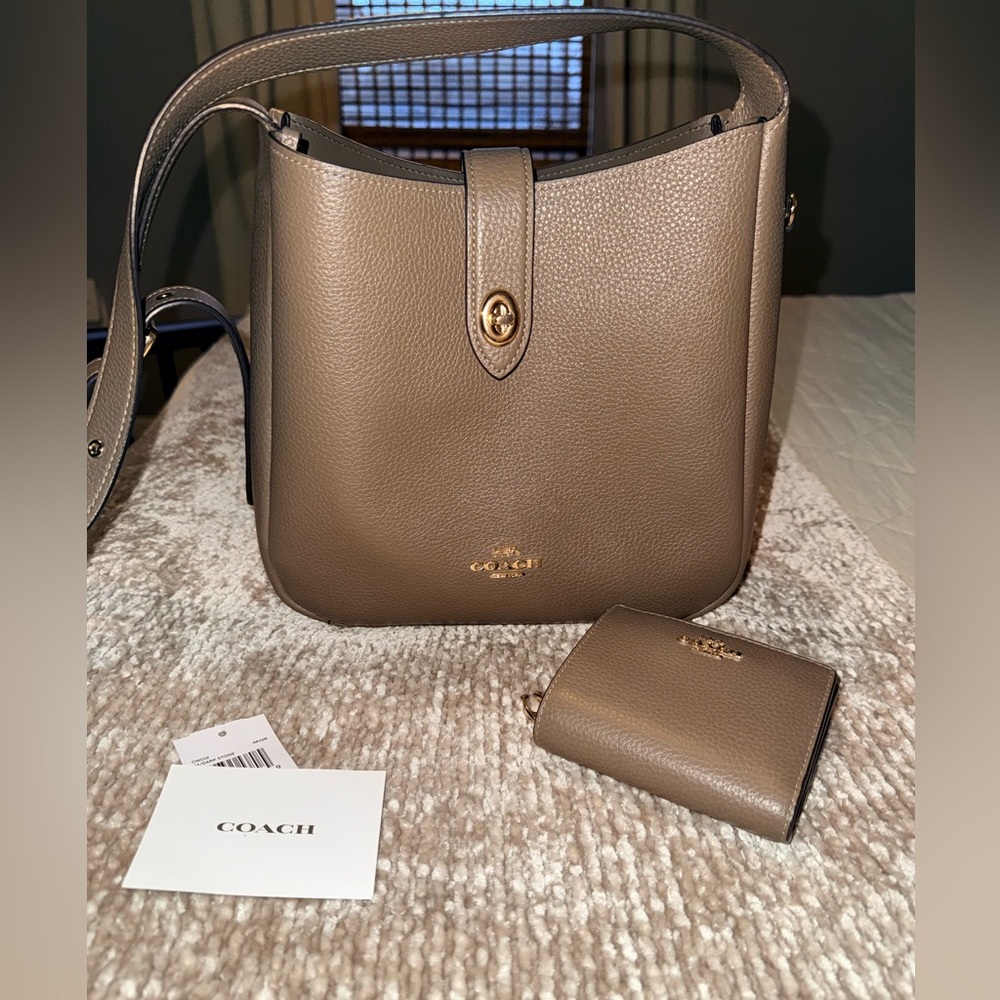 Coach Hadley Convertible Crossbody w/Snap Wallet